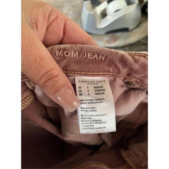 American Eagle Washed Mauve Mom Jeans sz 4 EUC - Picture 6 of 6